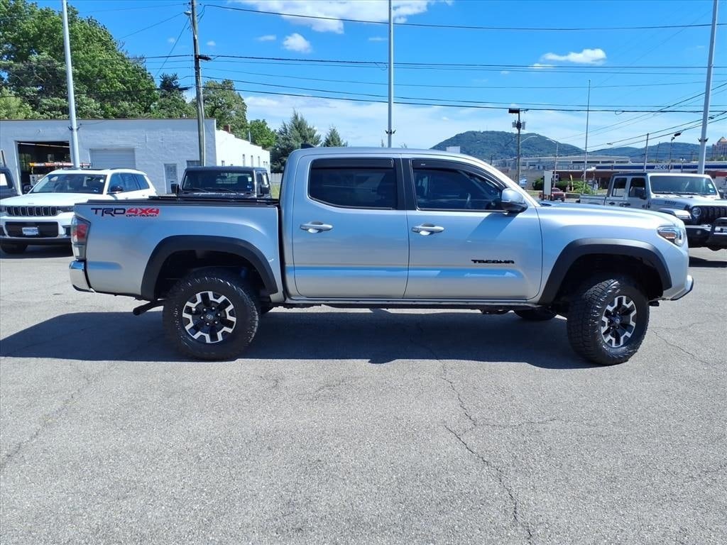 Used 2023 Toyota Tacoma TRD Off-Road AWD/4WD image 2