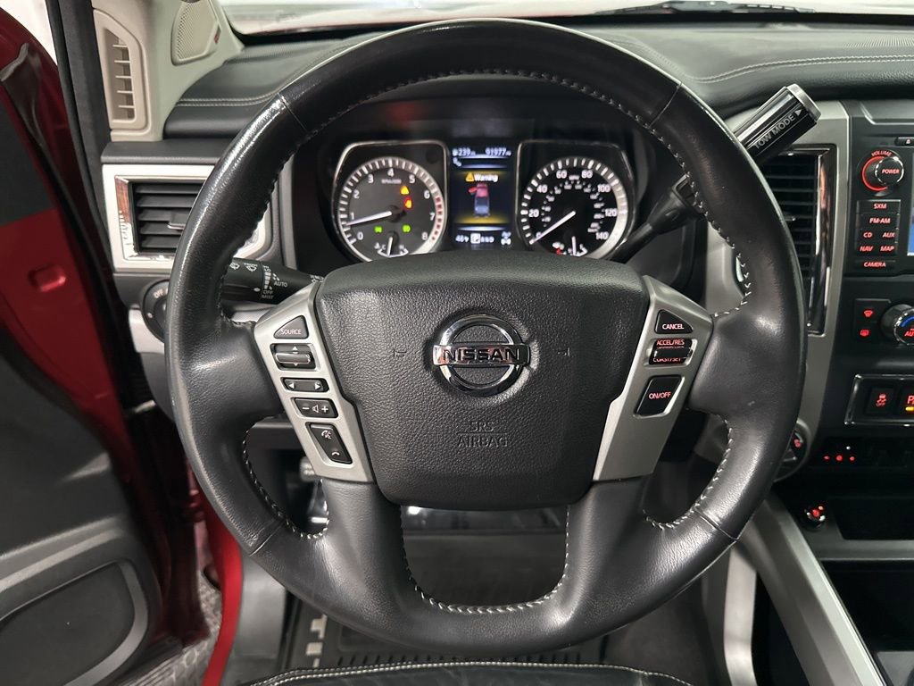 Used 2017 Nissan Titan PRO-4X w/ Pro-4x Convenience Package AWD/4WD image 17