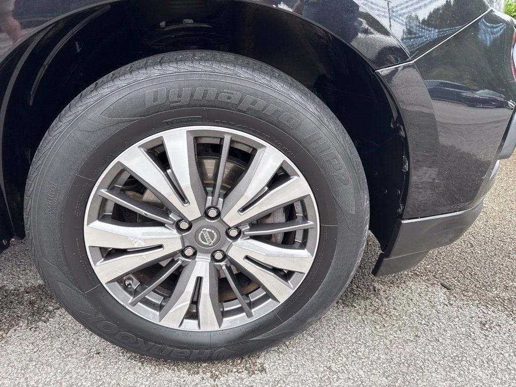 Used 2017 Nissan Pathfinder SL AWD/4WD image 4