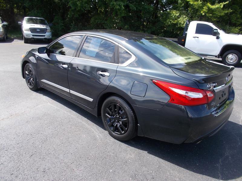 Used 2016 Nissan Altima 2.5 S w/ Power Driver Seat Package FWD image 5