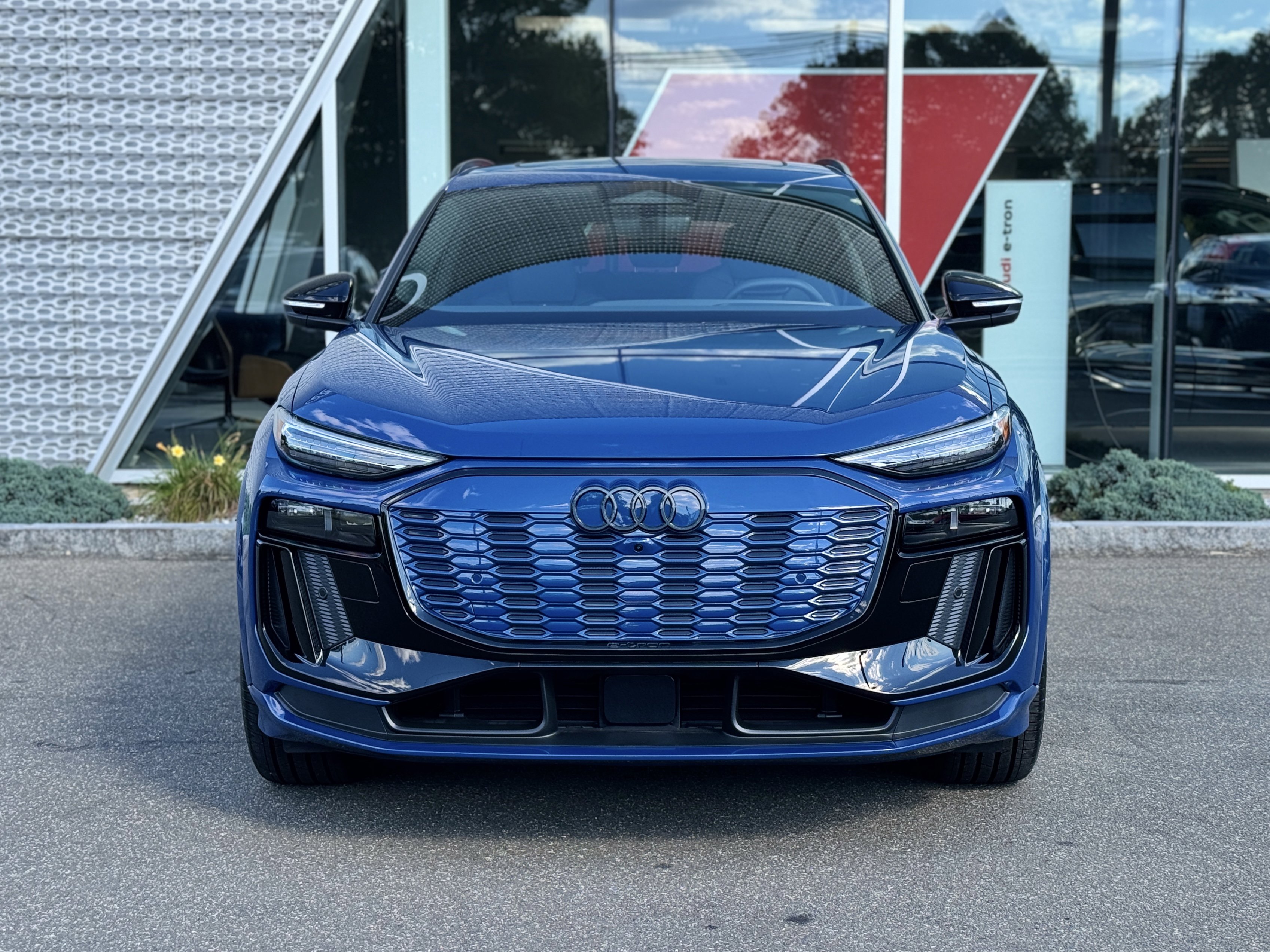 New 2025 Audi SQ6 e-tron Premium Plus image 6
