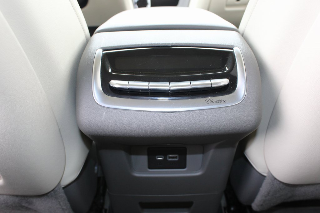 Used 2023 Cadillac XT6 Premium Luxury image 34