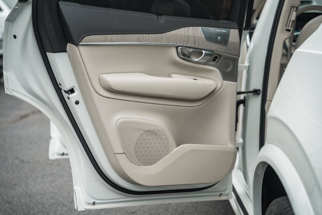Certified 2024 Volvo XC90 T8 Ultimate w/ Lounge Package AWD/4WD image 36