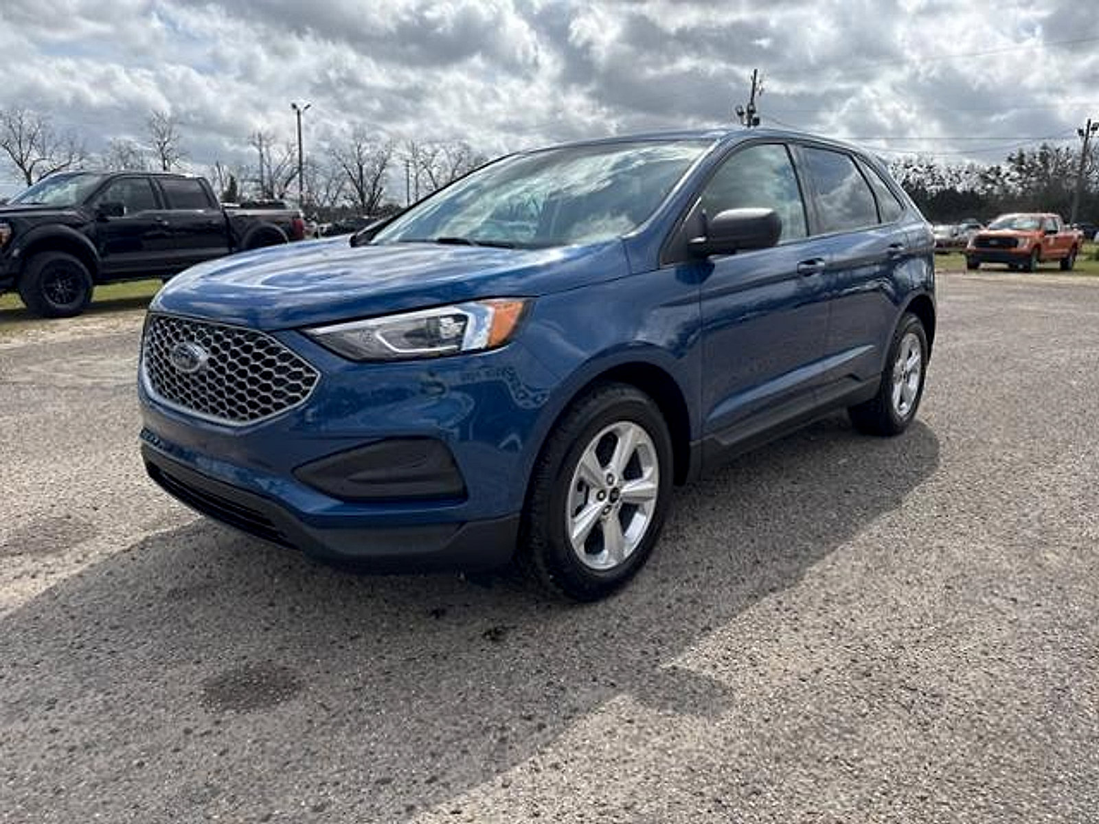 New 2024 Ford Edge SE image 4