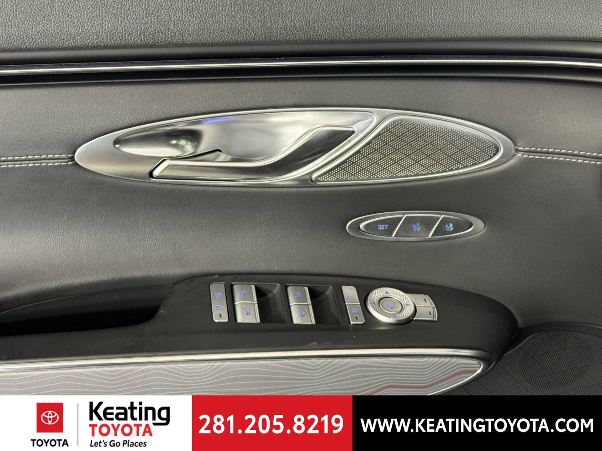 Used 2023 Genesis GV70 2.5T w/ Advanced Package image 12