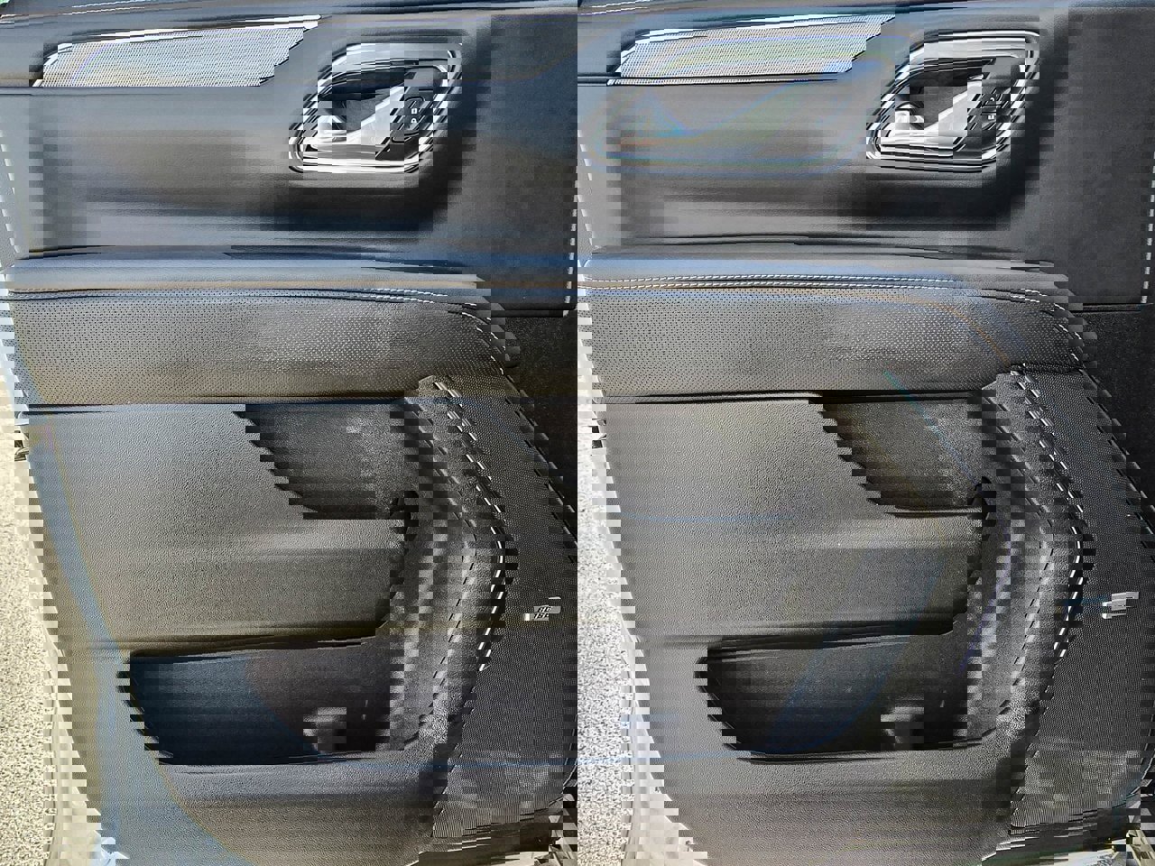 Used 2022 GMC Yukon AT4 w/ Max Trailering Package image 11