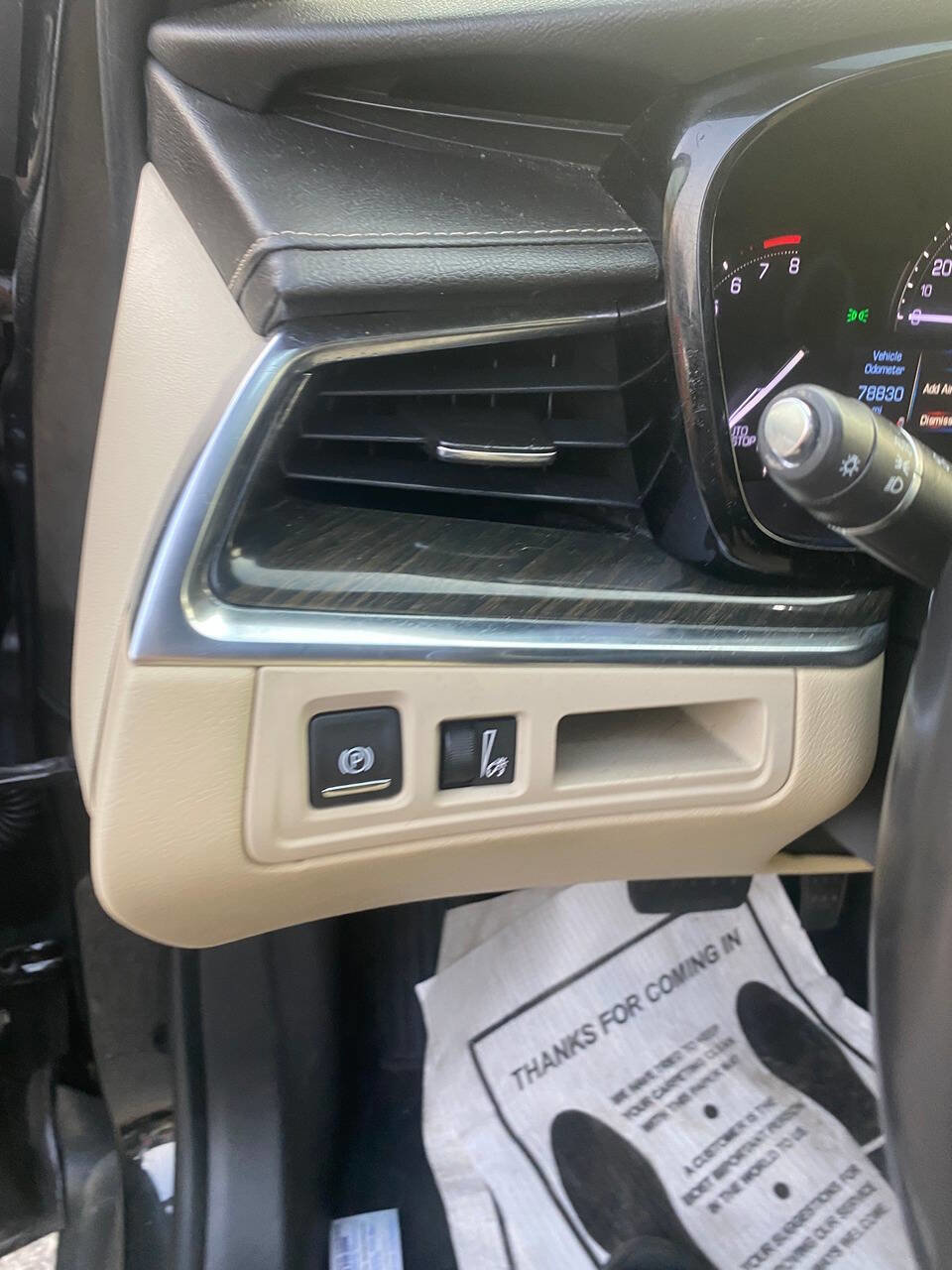 Used 2017 Cadillac XT5 FWD image 19