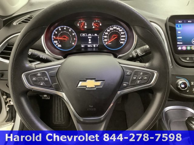 Used 2019 Chevrolet Malibu LT image 16