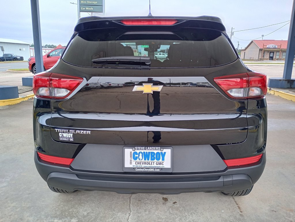 New 2026 Chevrolet TrailBlazer LS w/ LS Convenience Package FWD image 4