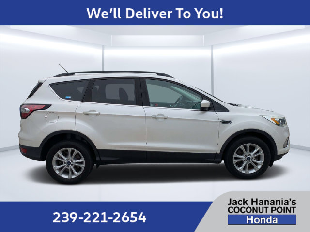 Used 2017 Ford Escape SE w/ Equipment Group 201A AWD/4WD image 2