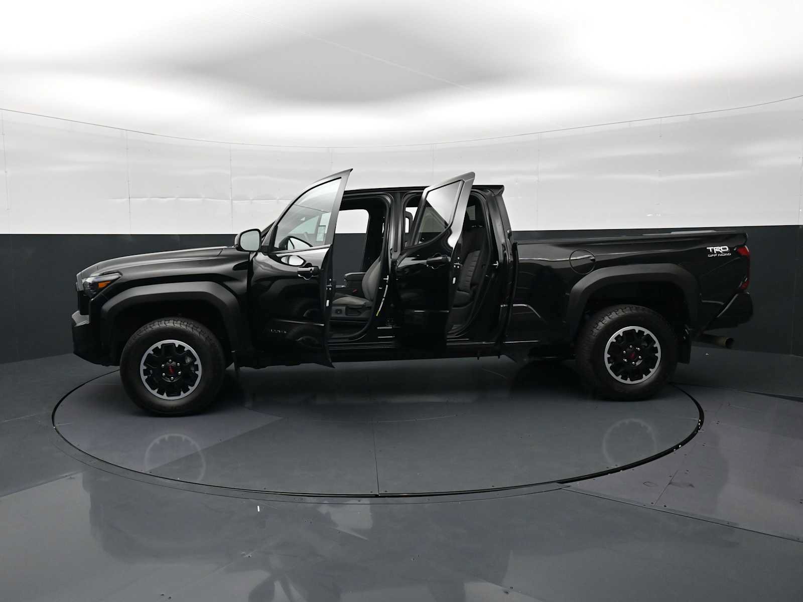 Used 2024 Toyota Tacoma TRD Off-Road AWD/4WD image 36