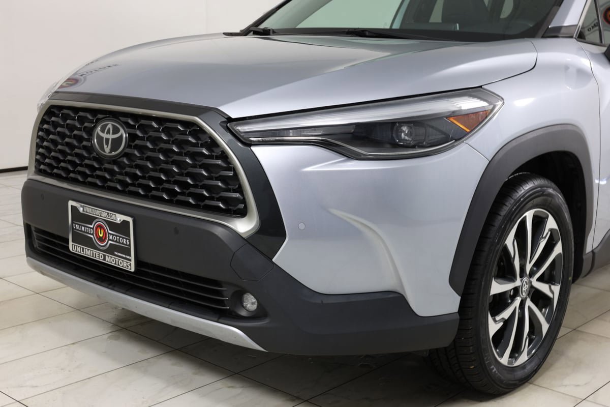 Used 2022 Toyota Corolla Cross XLE image 44
