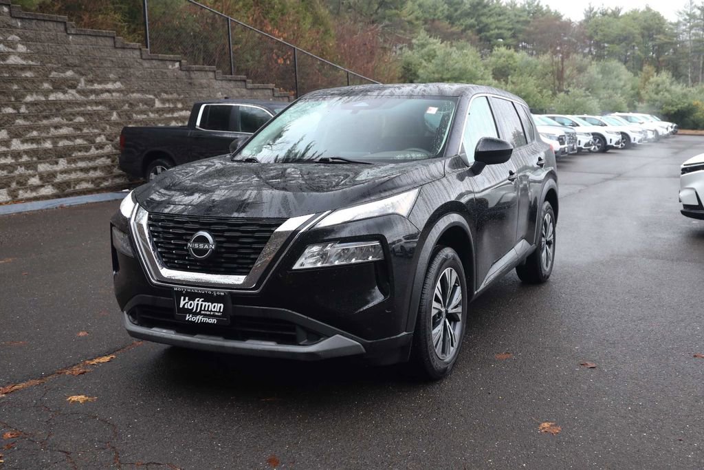 Used 2023 Nissan Rogue SV image 11