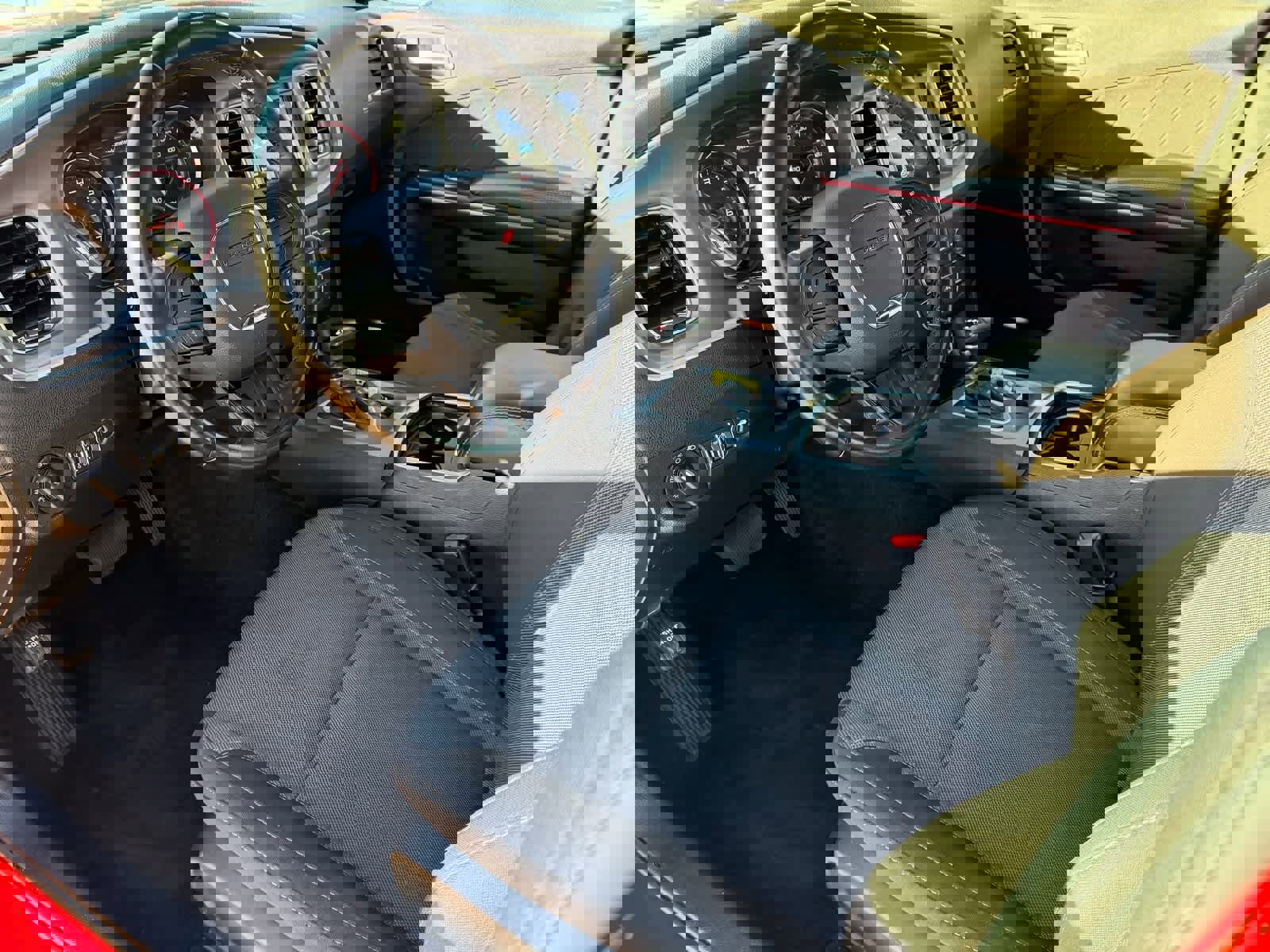 Used 2022 Dodge Charger SXT image 2