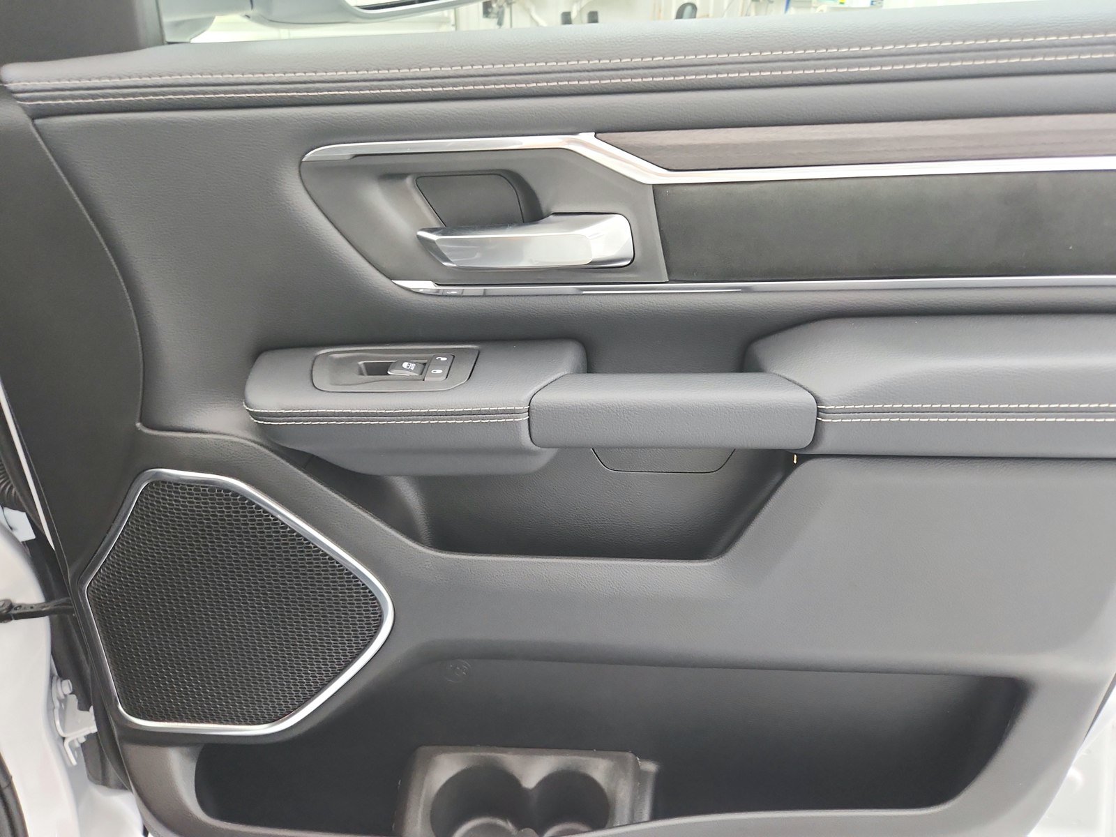 New 2026 RAM 1500 Laramie w/ Night Edition AWD/4WD image 41