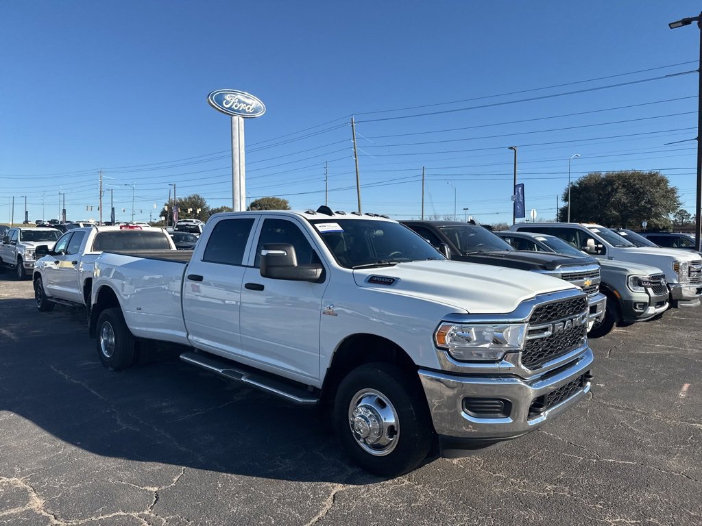 Used 2024 RAM 3500 Tradesman w/ Chrome Appearance Group image 12