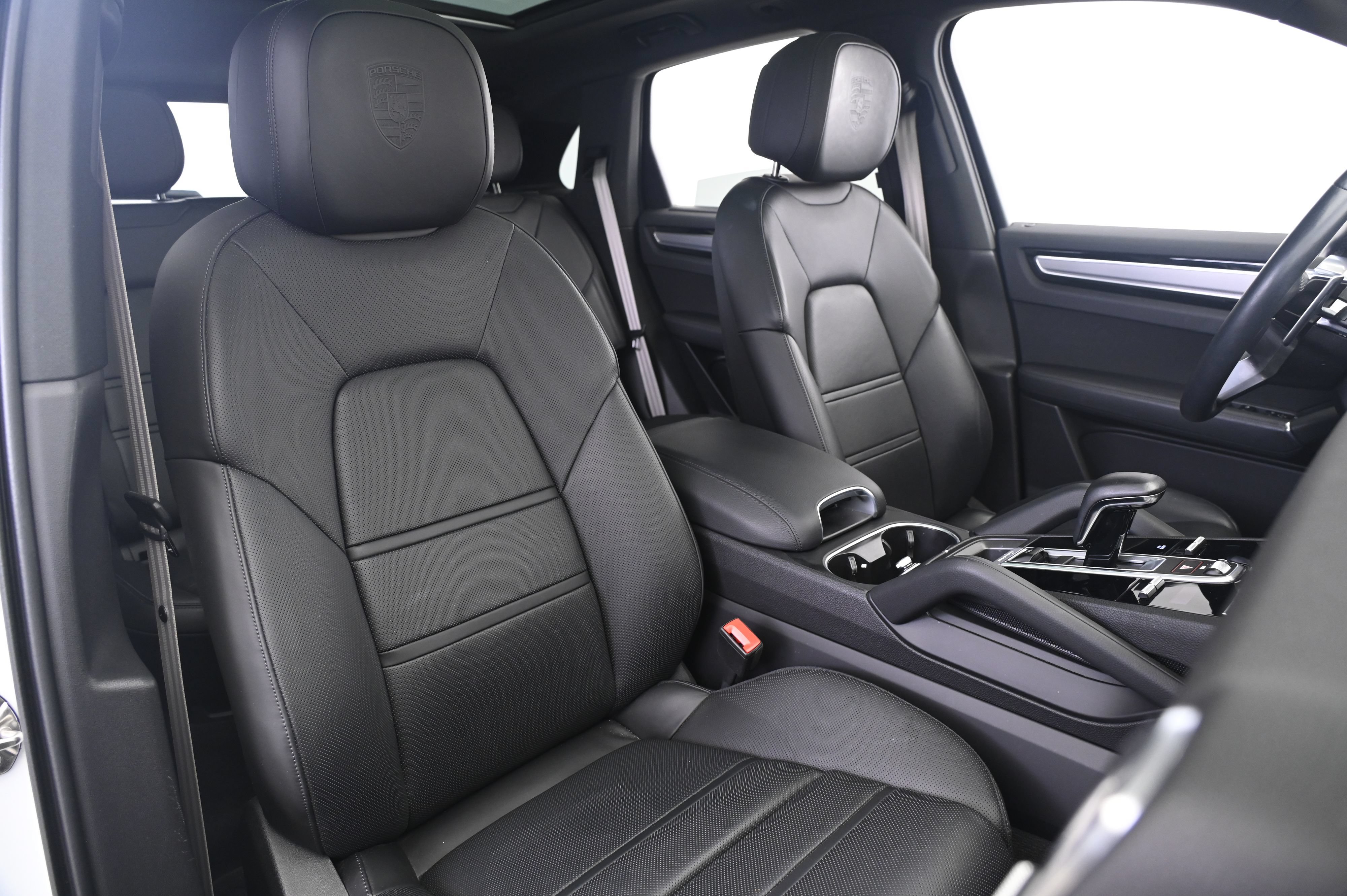 Certified 2023 Porsche Cayenne AWD/4WD image 24