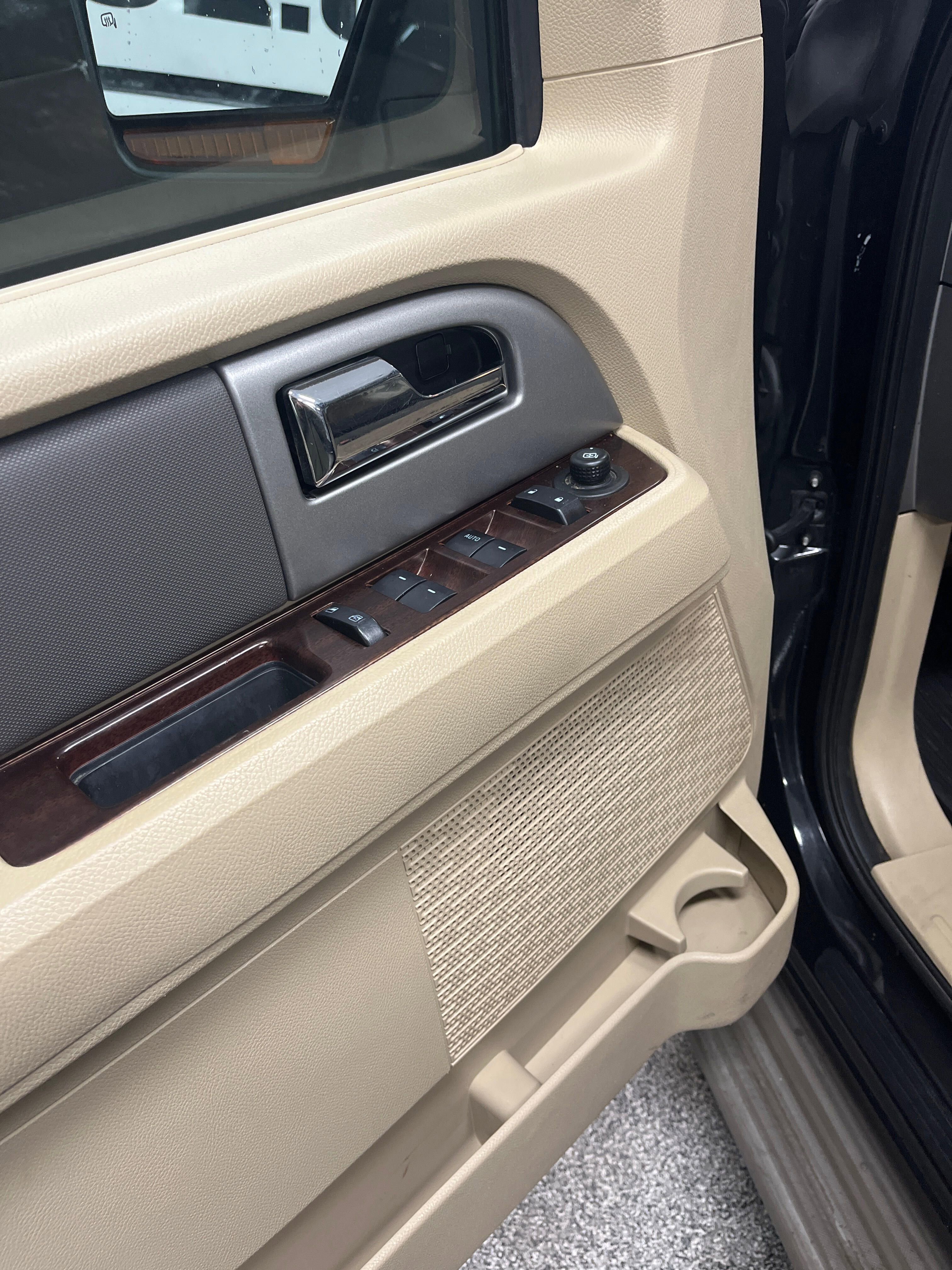 Used 2014 Ford Expedition EL XLT w/ Equipment Group 202A image 22