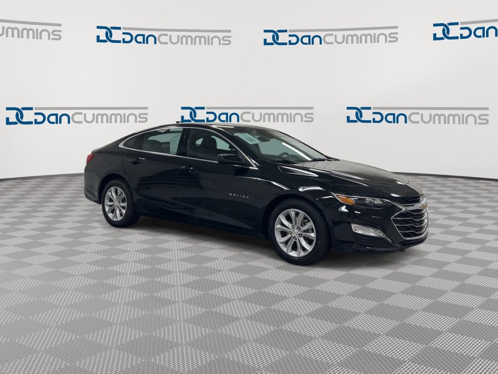 Used 2025 Chevrolet Malibu LT FWD image 2