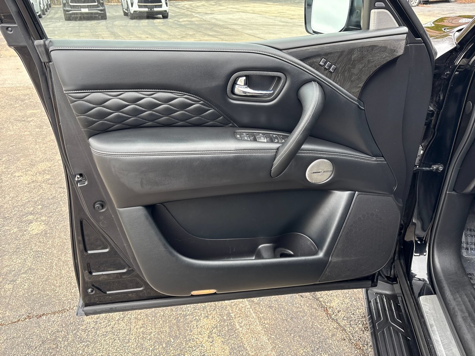 Used 2022 INFINITI QX80 Sensory w/ Cargo Package AWD/4WD image 10