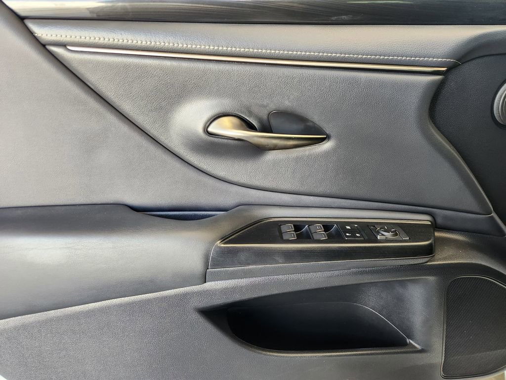 Used 2021 Lexus ES 350 w/ Accessory Package image 23