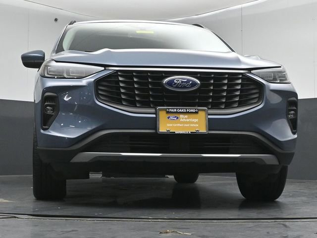 Certified 2025 Ford Escape Platinum AWD/4WD image 37