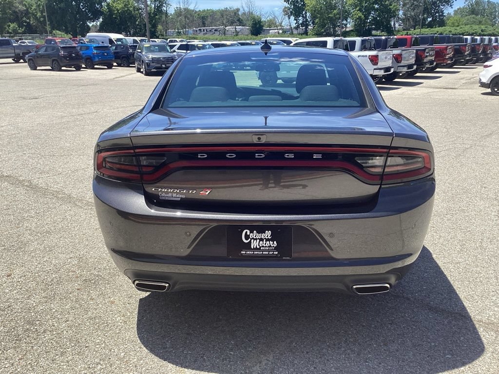 Used 2023 Dodge Charger SXT AWD/4WD image 3