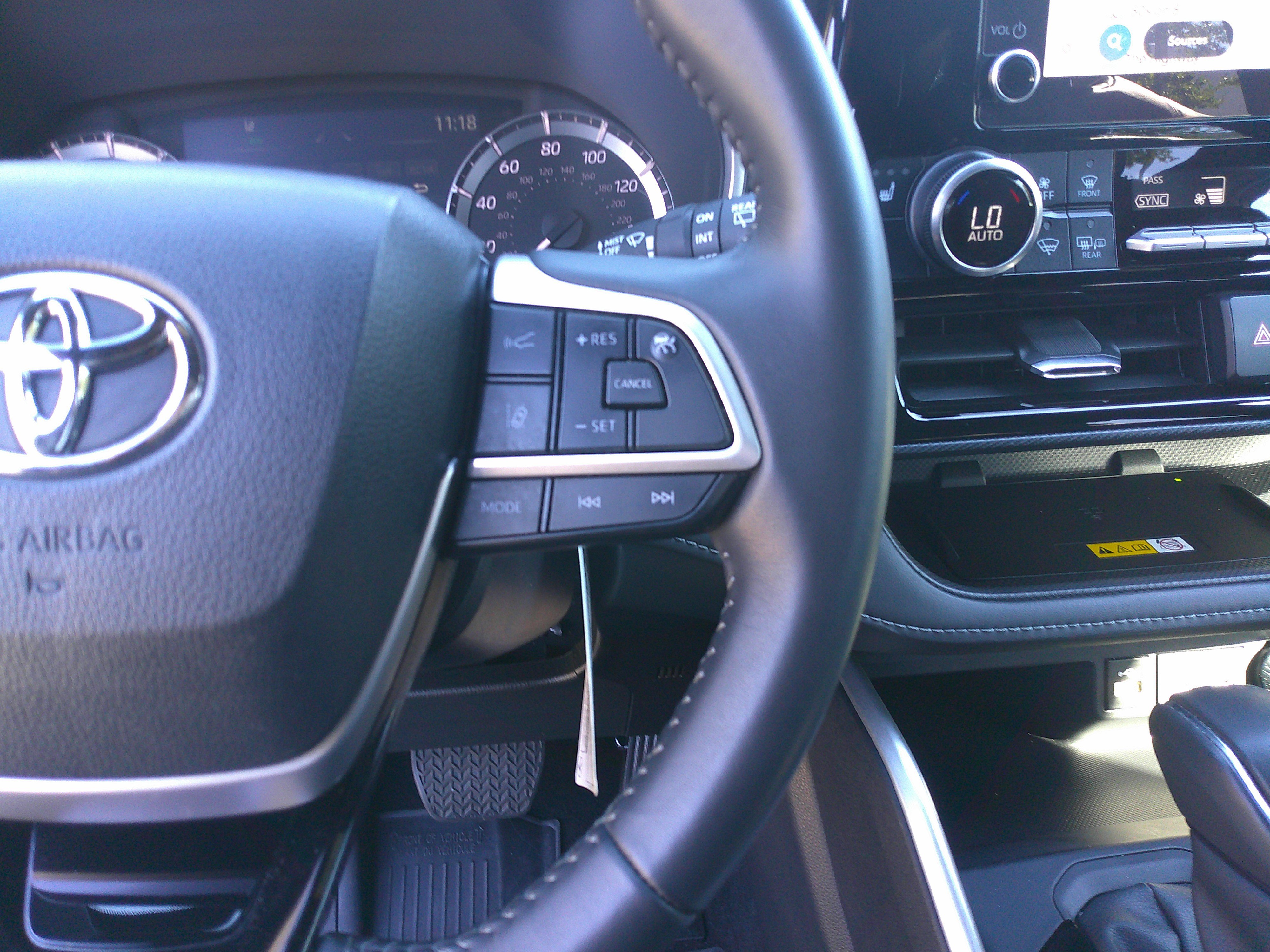 Used 2024 Toyota Highlander XSE image 21