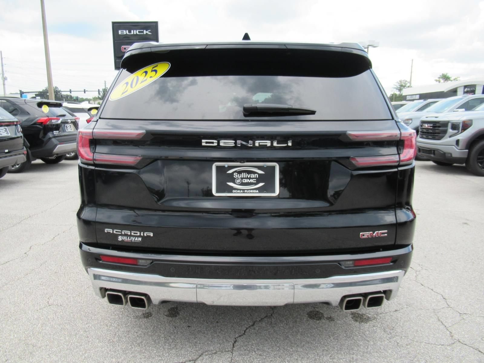 Used 2025 GMC Acadia Denali FWD image 6