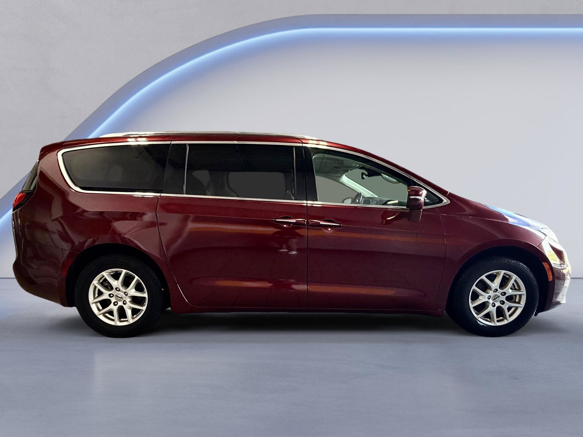 Used 2021 Chrysler Pacifica Touring-L FWD image 5