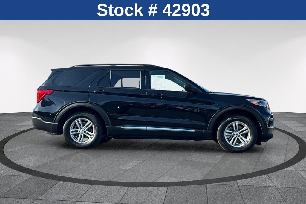 Certified 2023 Ford Explorer XLT w/ Equipment Group 202A RWD image 4