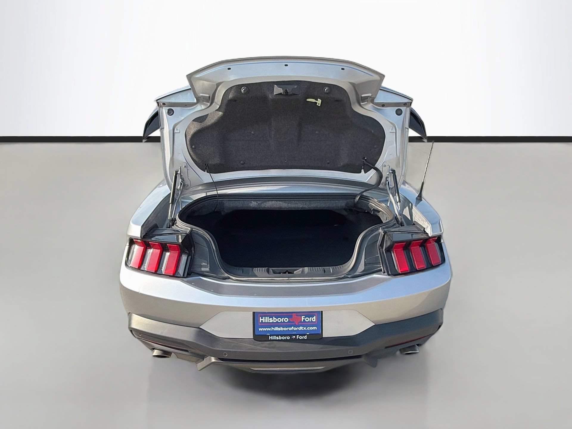 Used 2024 Ford Mustang Convertible RWD image 26