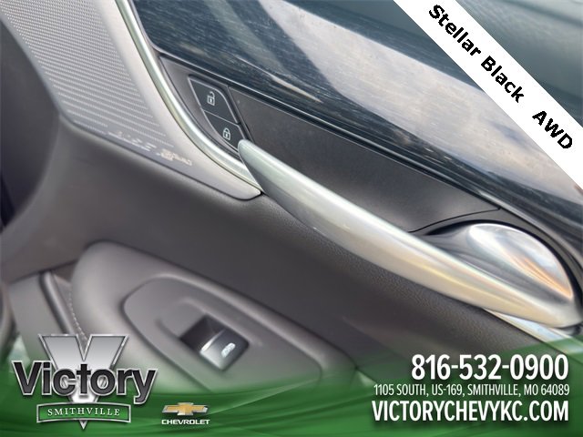 Used 2025 Cadillac XT5 Premium Luxury image 16