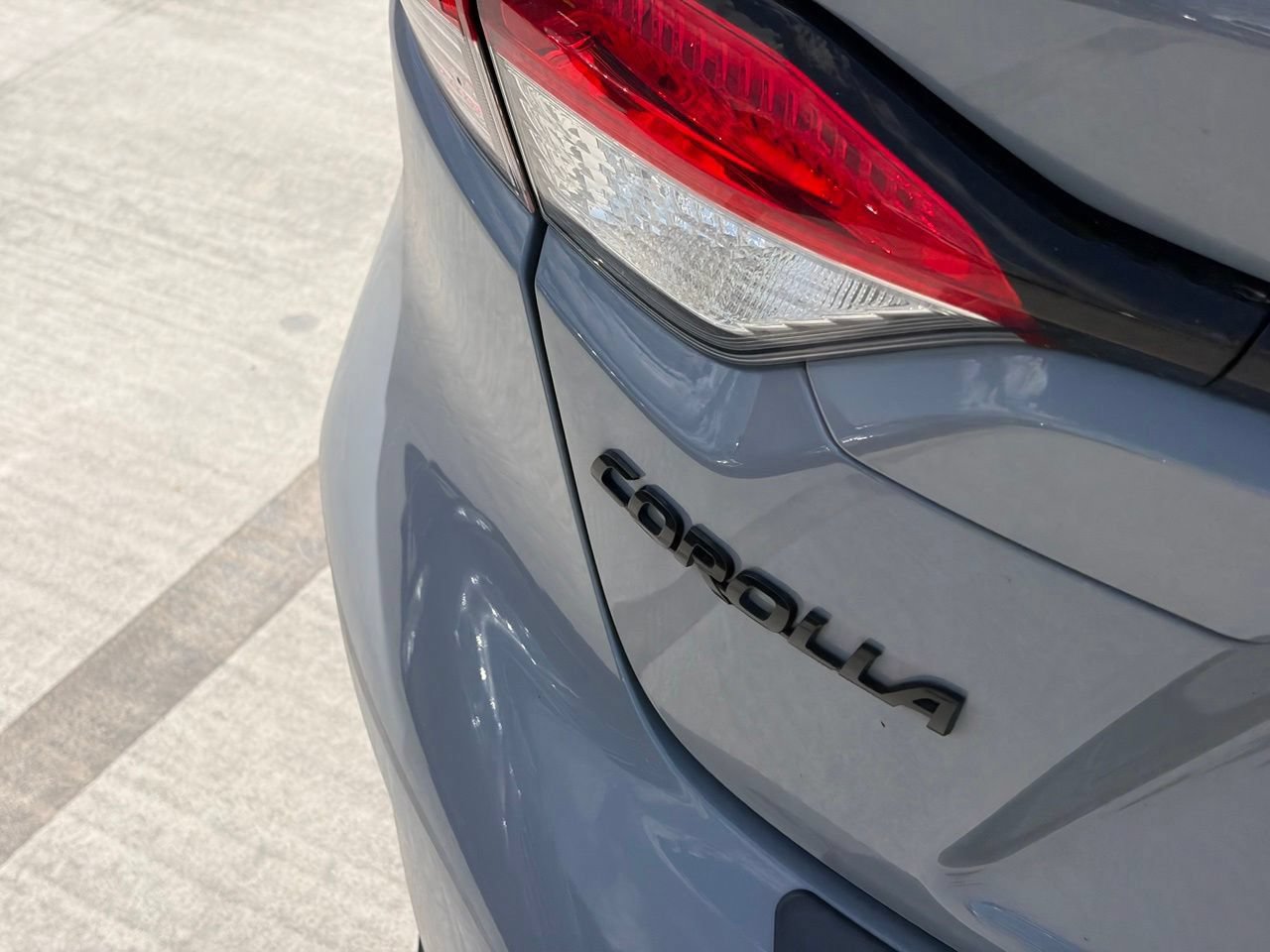 Used 2021 Toyota Corolla SE w/ Carpet Mat Package (TMS) FWD image 5