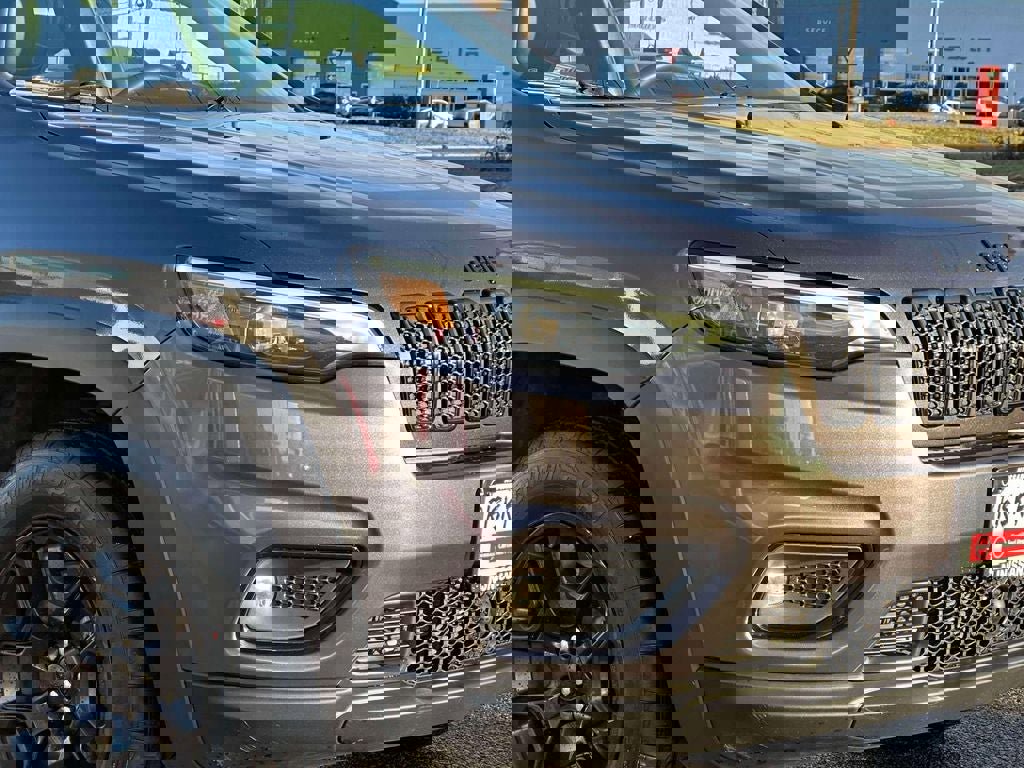 Used 2022 Jeep Cherokee Latitude w/ Trailer Tow Group image 8