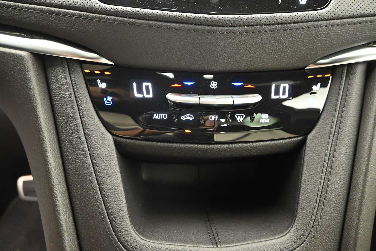 New 2026 Cadillac XT5 Sportv w/ LPO, Onyx Lite Package AWD/4WD image 22
