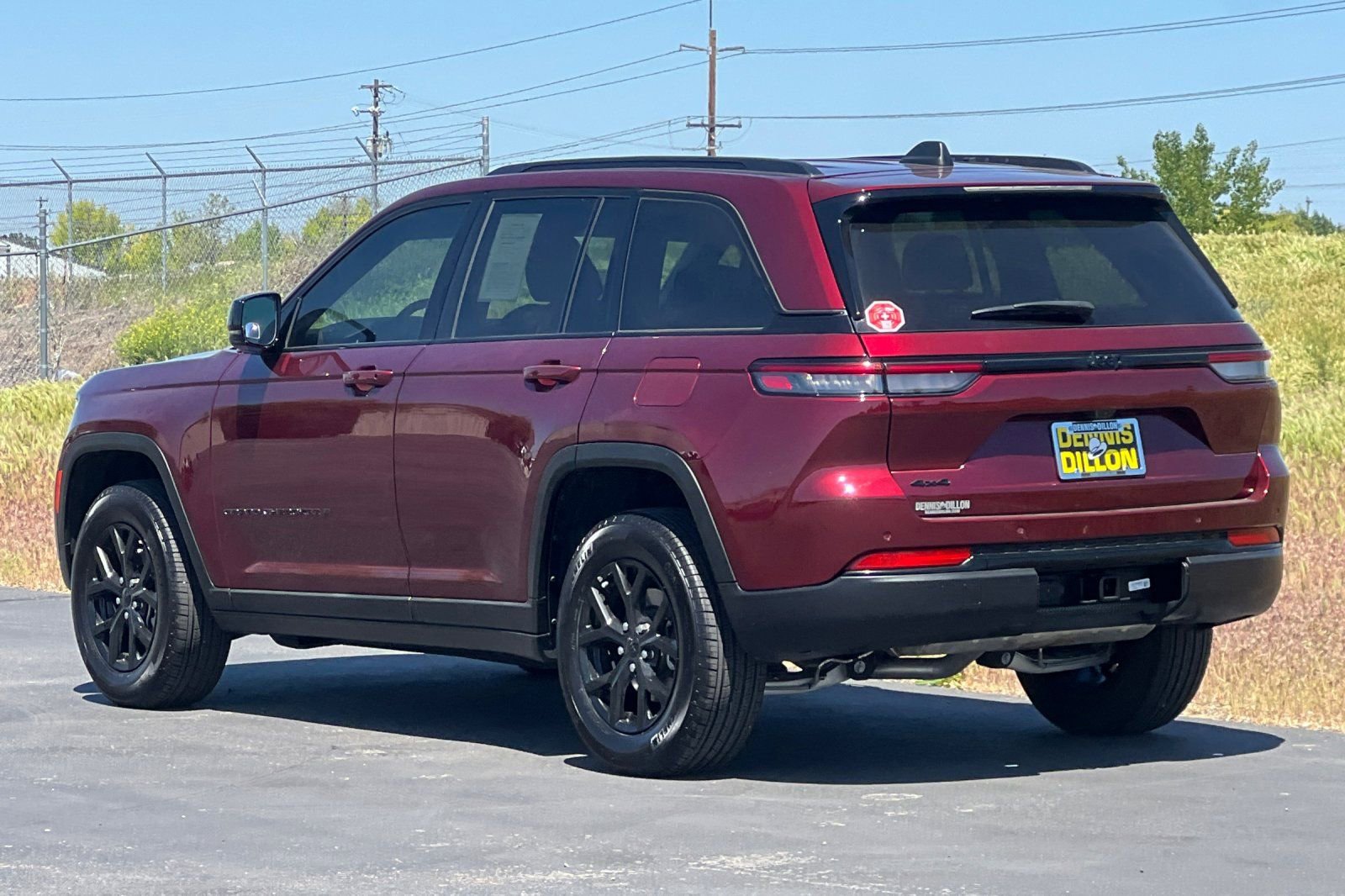 Used 2025 Jeep Grand Cherokee Altitude AWD/4WD image 6