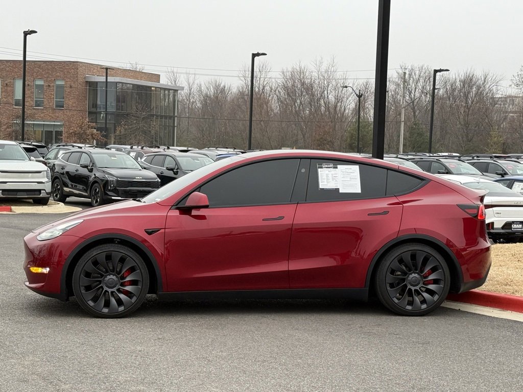 Used 2025 Tesla Model Y Performance image 4