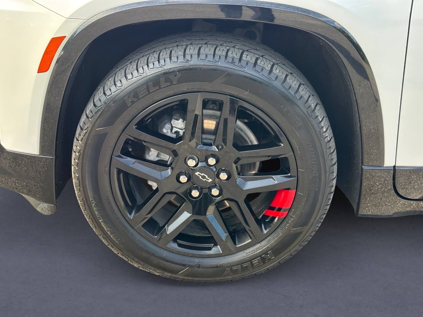Used 2022 Chevrolet Traverse Premier w/ Redline Edition FWD image 19