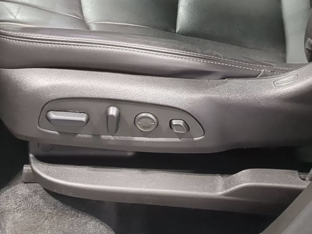 Used 2021 Buick Enclave Avenir w/ Avenir Technology Package AWD/4WD image 21