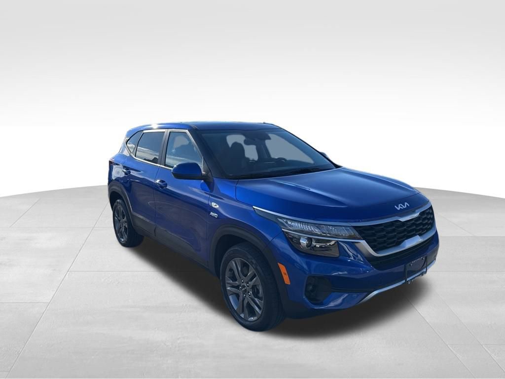 Certified 2023 Kia Seltos LX image 3