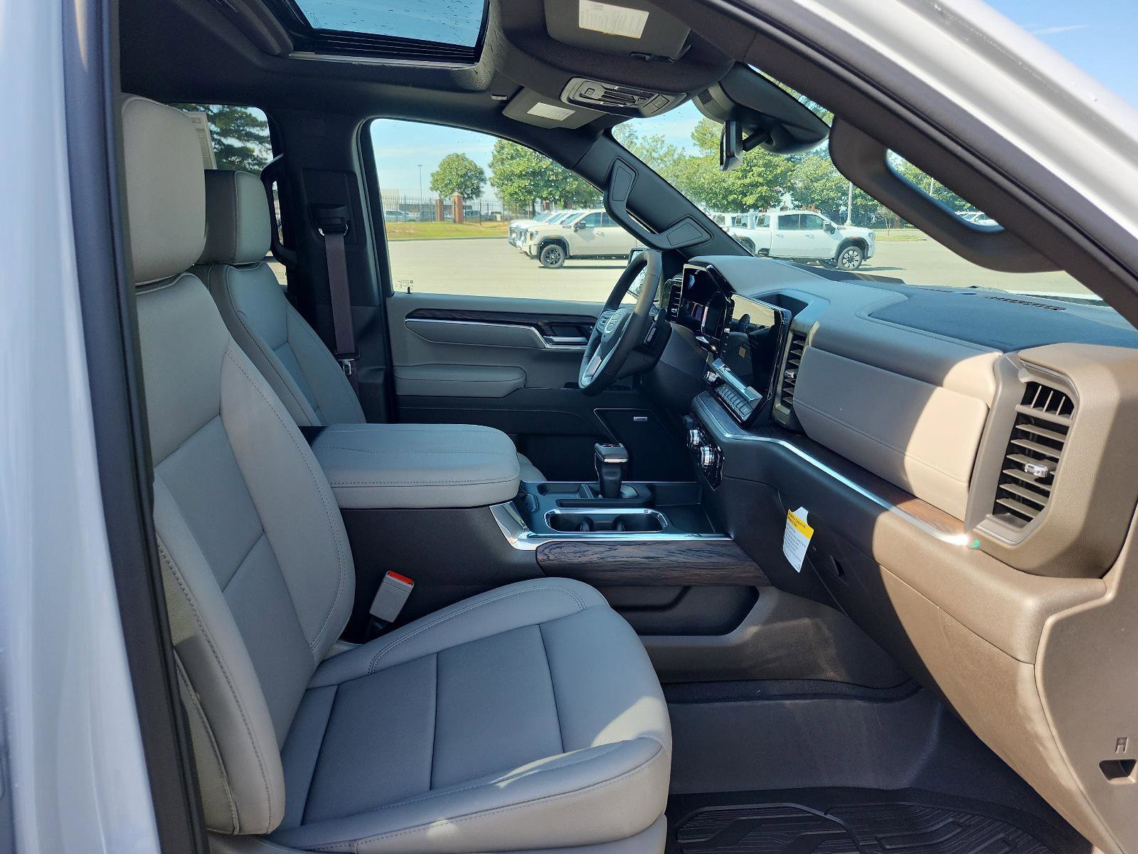 New 2026 GMC Sierra 1500 SLT w/ SLT Premium Plus Package image 8