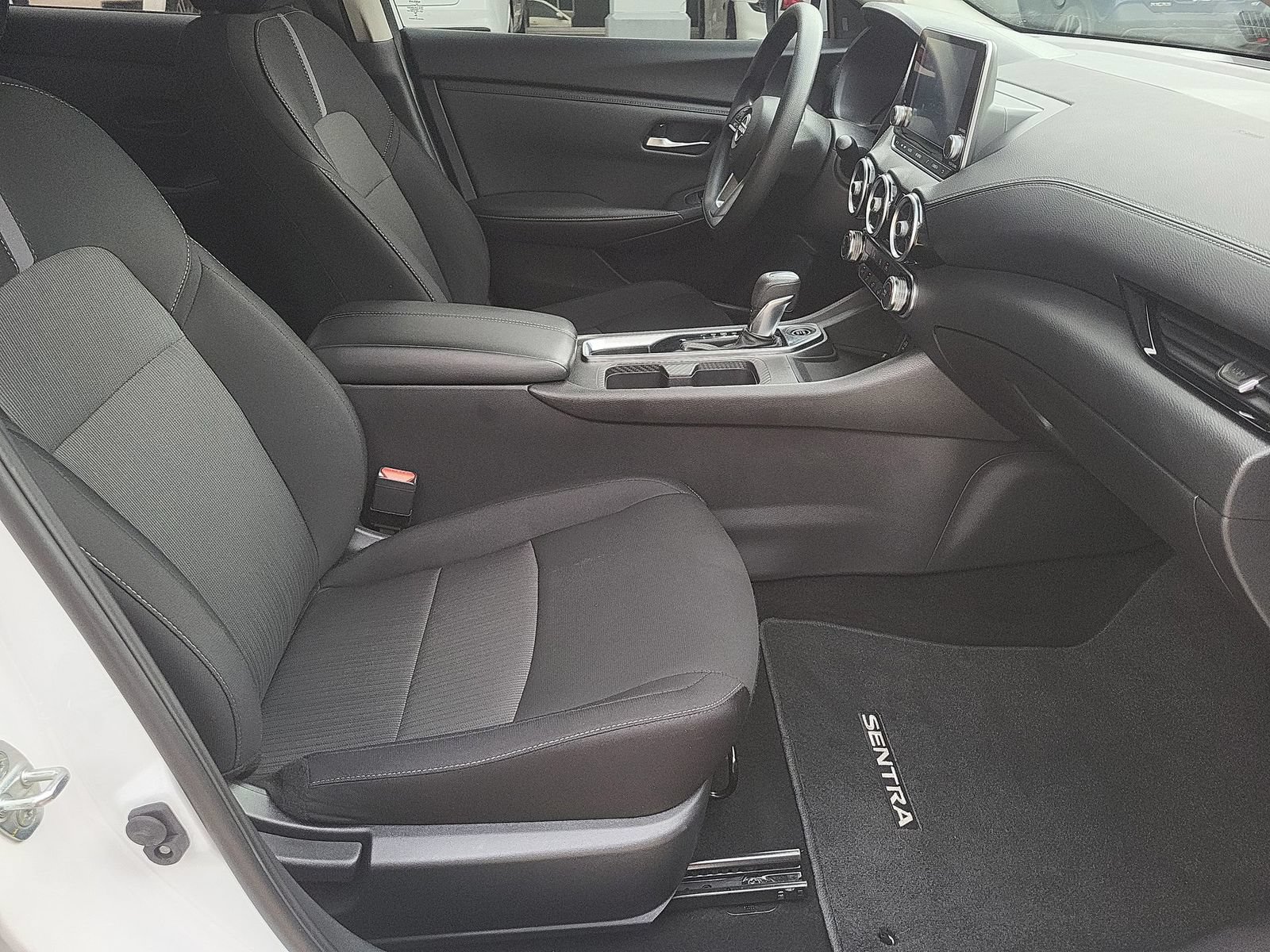Used 2024 Nissan Sentra SV FWD image 25