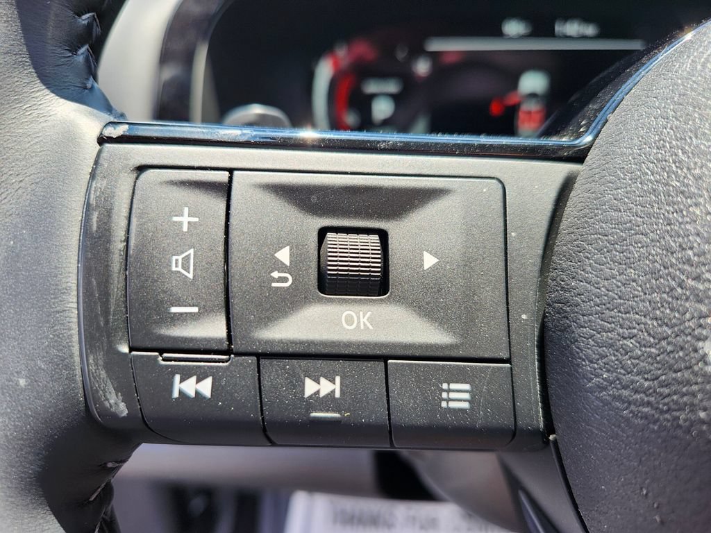 Certified 2025 Nissan Pathfinder Platinum AWD/4WD image 33