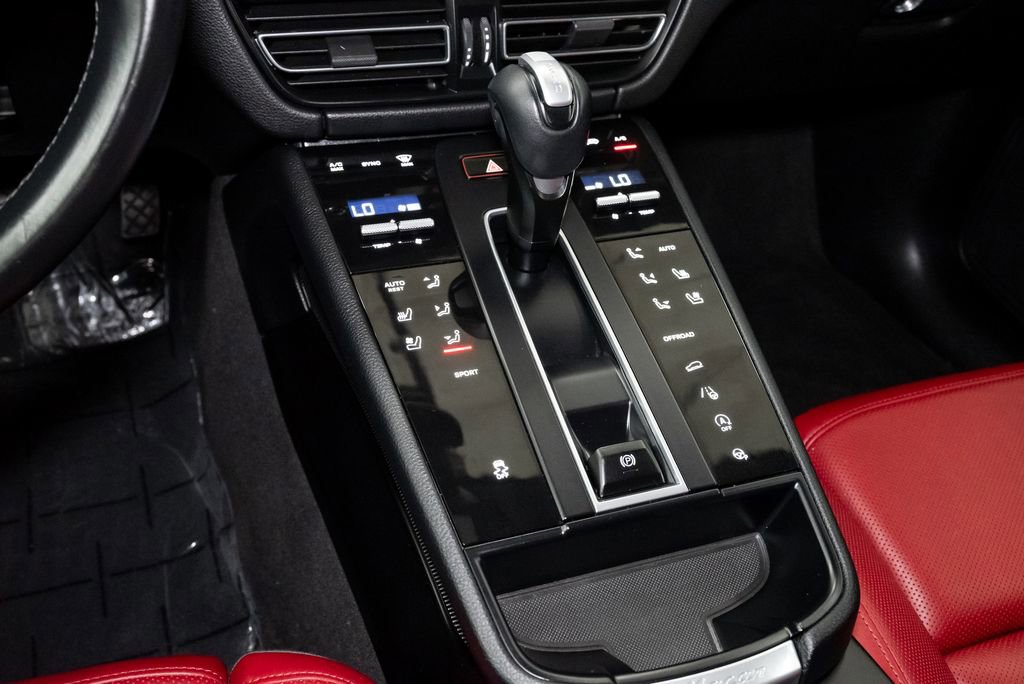 Used 2022 Porsche Macan image 21