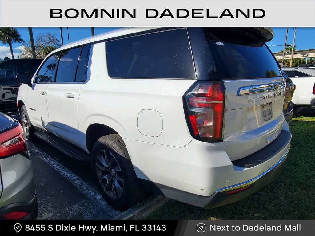 Used 2023 Chevrolet Suburban LT image 3