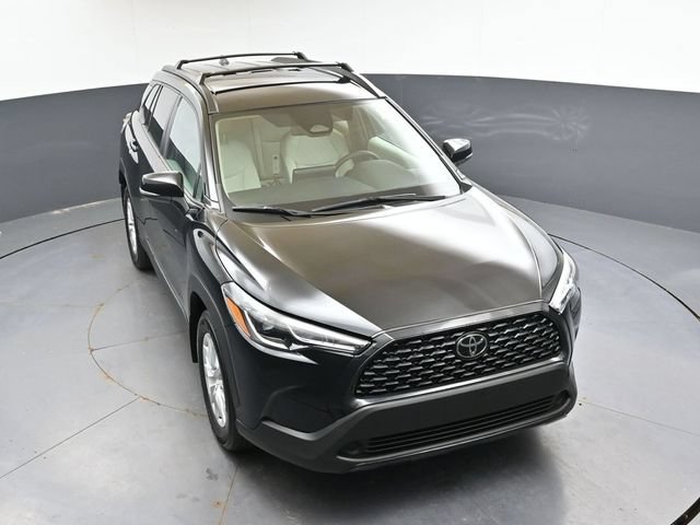 Used 2025 Toyota Corolla Cross LE AWD/4WD image 43