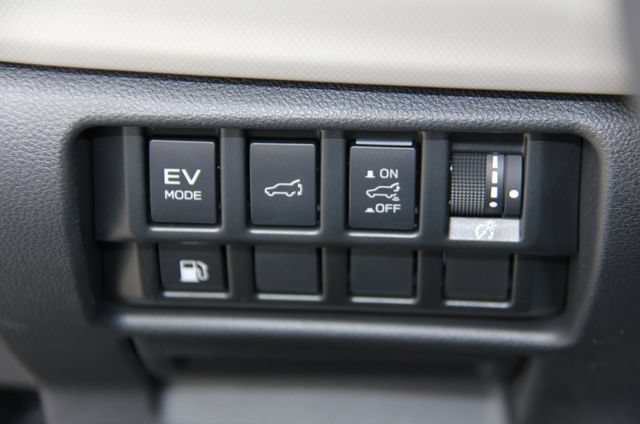Used 2025 Subaru Forester Limited AWD/4WD image 32