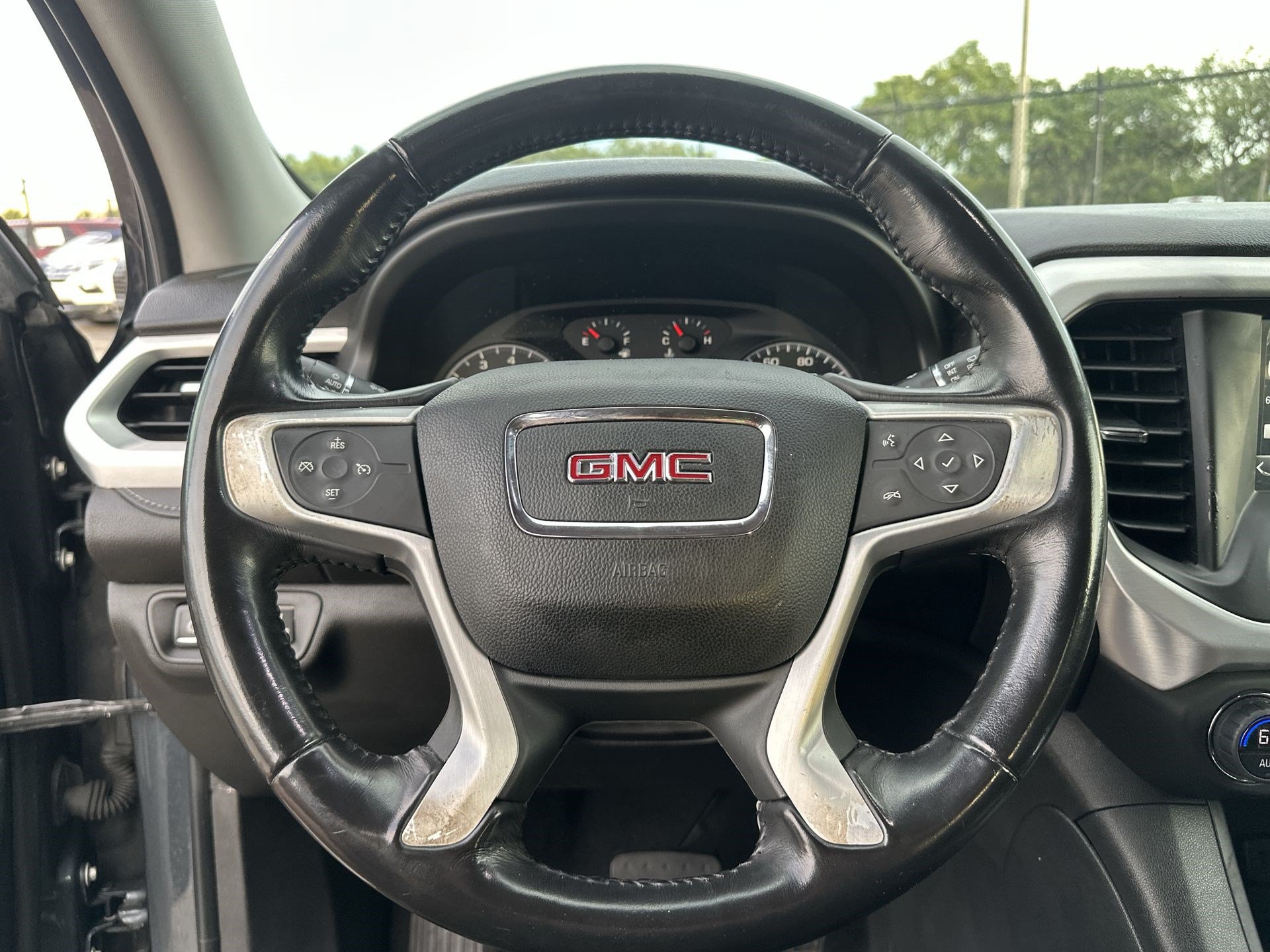 Used 2019 GMC Acadia SLE FWD image 11