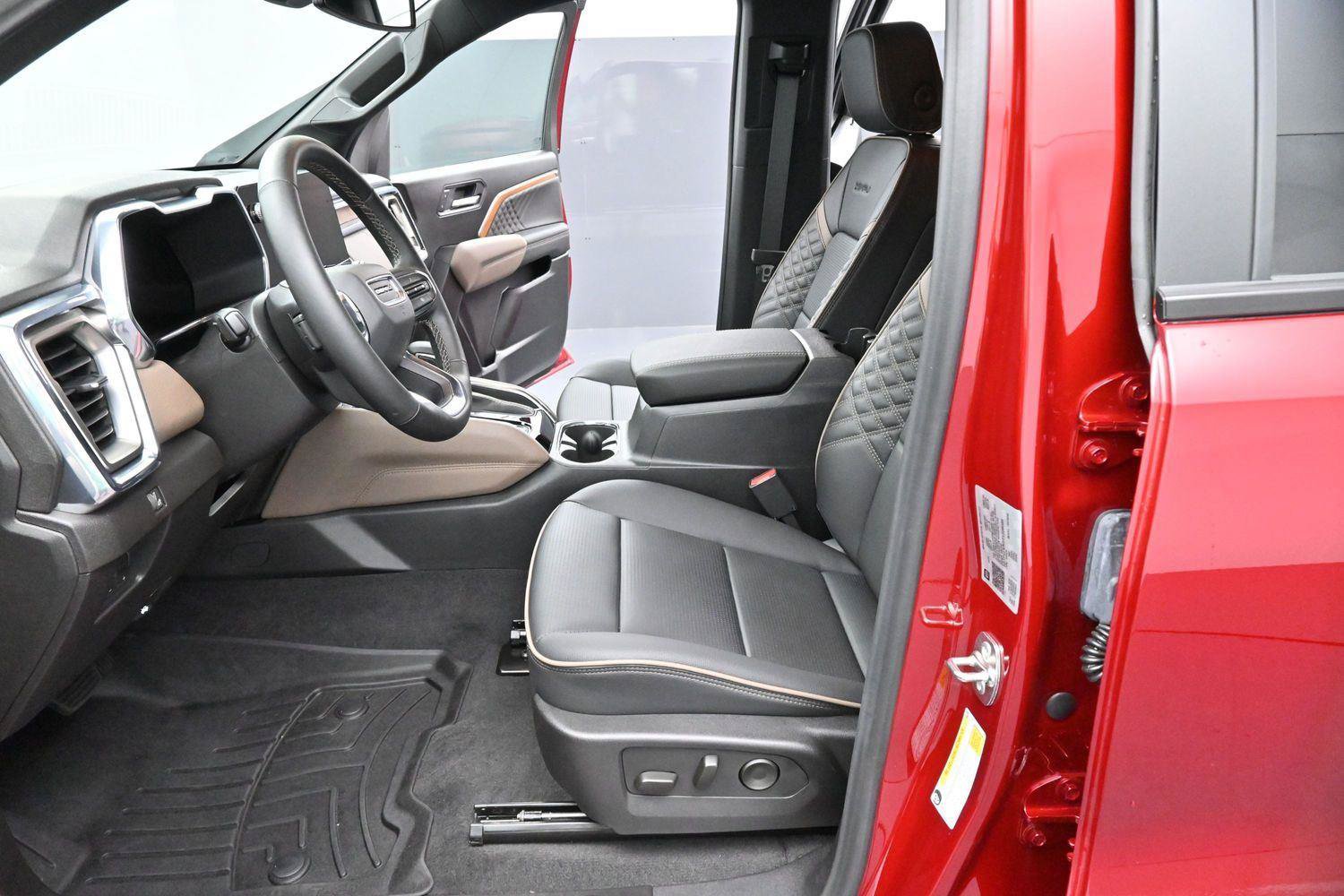 Used 2026 GMC Canyon Denali AWD/4WD image 13
